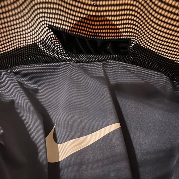 Nike mesh embroidered check logo top size large - Picture 5 of 5